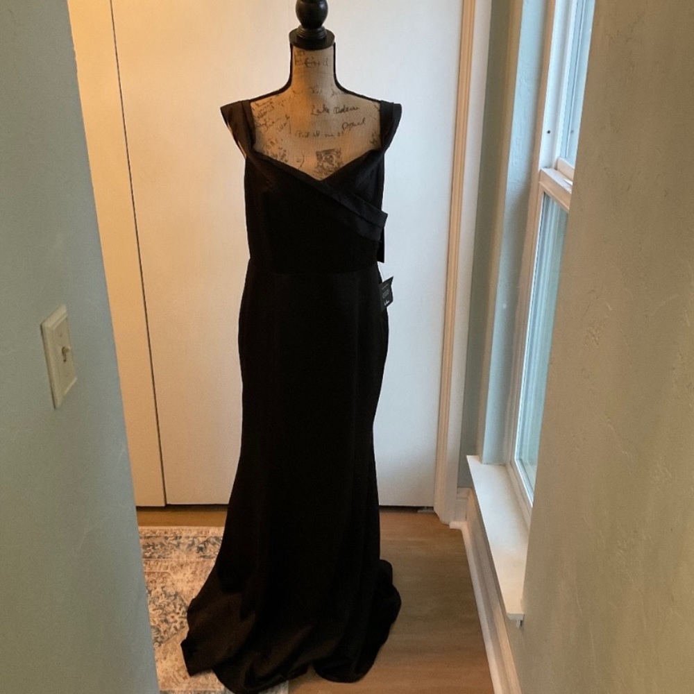 NWT LULUS Adored Forever Black Satin Off-the-Shoulder Maxi Dress gown satin Prom - Picture 5 of 11